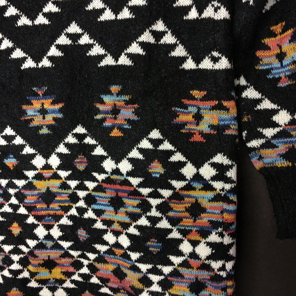 Aztec Sweater - Picture 3 of 4